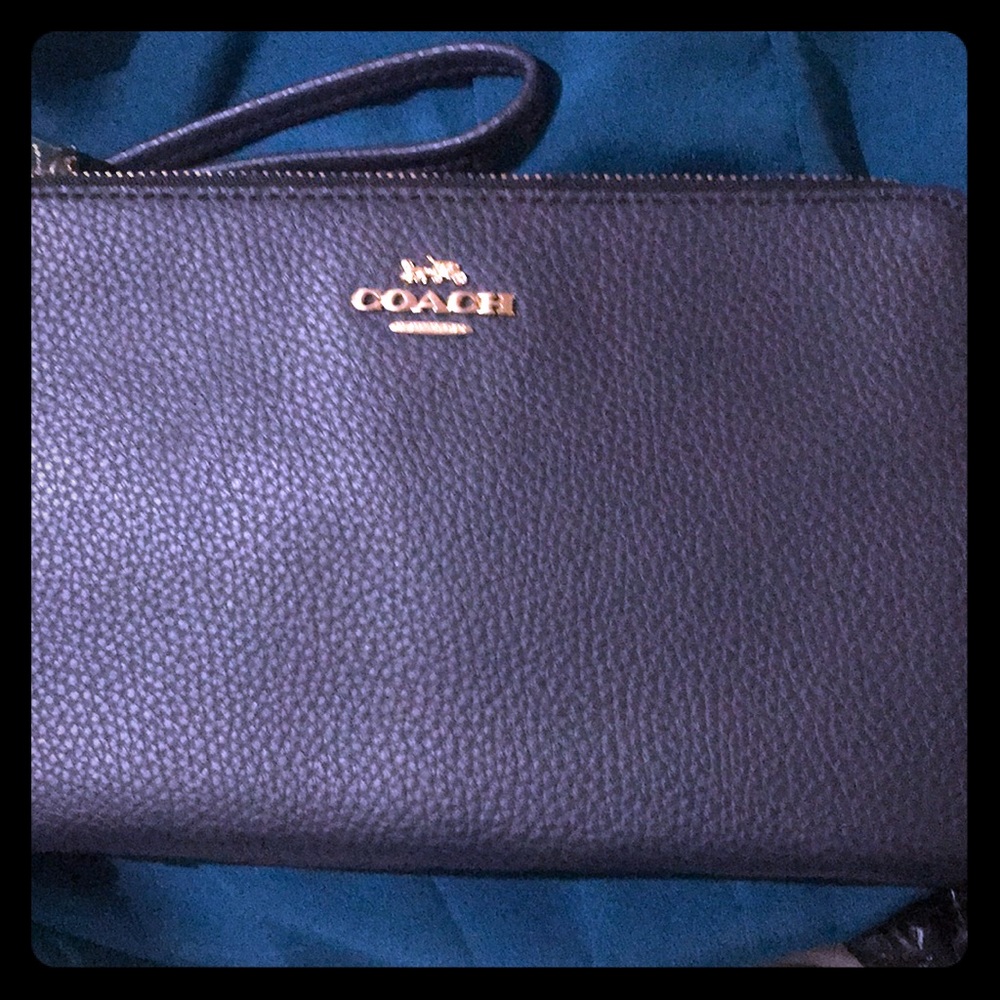 Navy Authentic COACH almost new no damage.